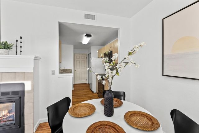 8185 Mountain View Dr C, Pleasanton, CA 94588