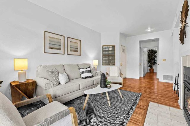 8185 Mountain View Dr C, Pleasanton, CA 94588