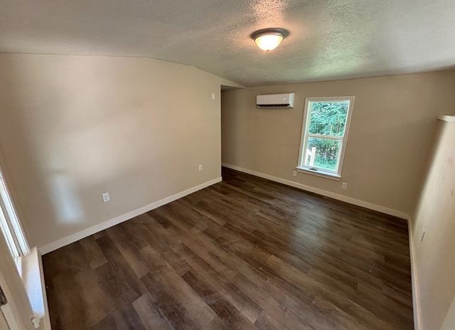 589 Dyer Cemetery Rd, Bloomington Springs, TN 38545