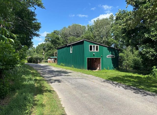 589 Dyer Cemetery Rd, Bloomington Springs, TN 38545