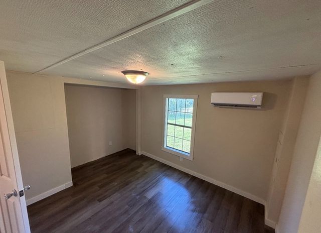 589 Dyer Cemetery Rd, Bloomington Springs, TN 38545