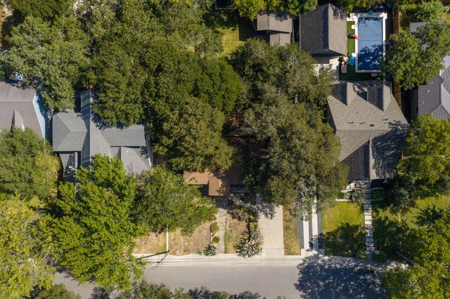 2500 W 12th ST, Austin, TX 78703