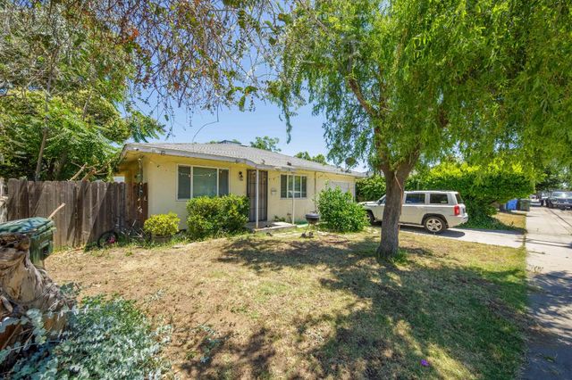 130 Almond Ave, Manteca, CA 95337
