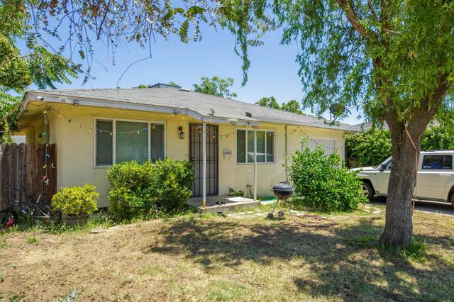 130 Almond Ave, Manteca, CA 95337