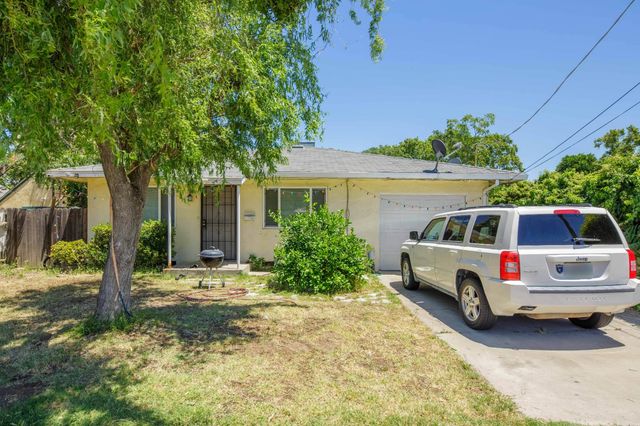 130 Almond Ave, Manteca, CA 95337