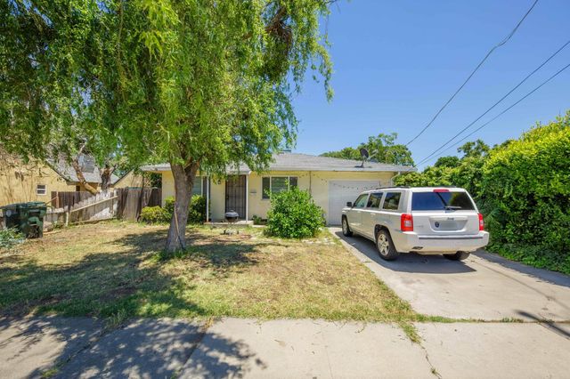 130 Almond Ave, Manteca, CA 95337
