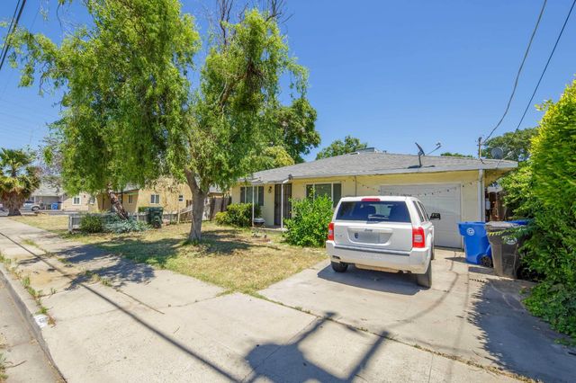 130 Almond Ave, Manteca, CA 95337