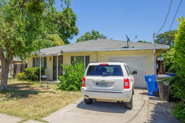 130 Almond Ave, Manteca, CA 95337