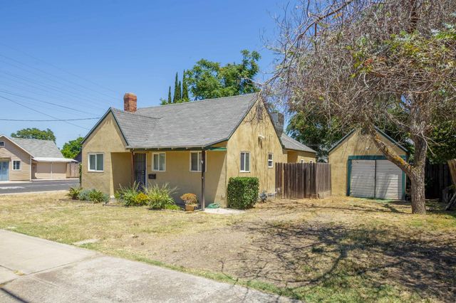 130 Almond Ave, Manteca, CA 95337
