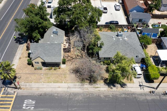 130 Almond Ave, Manteca, CA 95337
