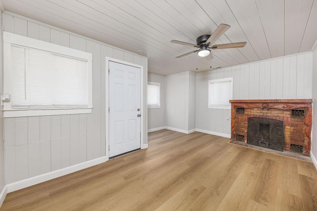 130 Almond Ave, Manteca, CA 95337