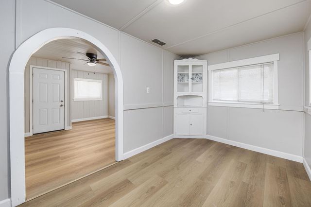 130 Almond Ave, Manteca, CA 95337