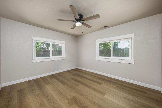 130 Almond Ave, Manteca, CA 95337