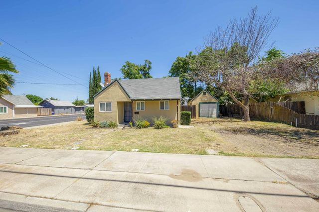 130 Almond Ave, Manteca, CA 95337
