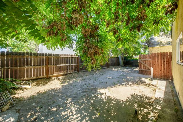 130 Almond Ave, Manteca, CA 95337