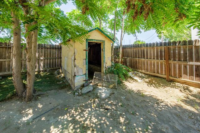 130 Almond Ave, Manteca, CA 95337