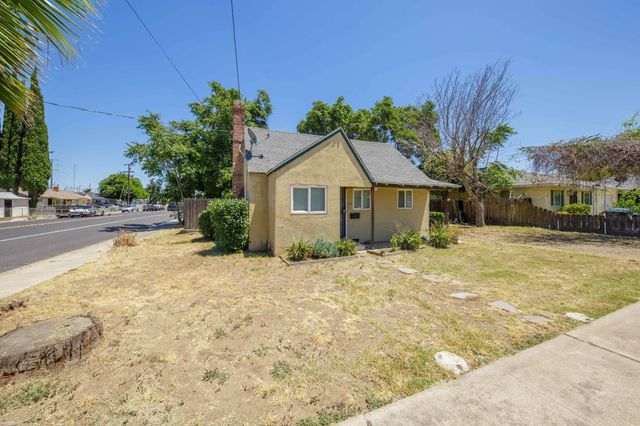130 Almond Ave, Manteca, CA 95337