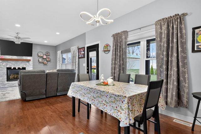 947 W Gilbert Drive, Evansdale, IA 50707