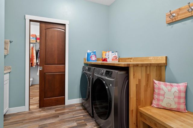 947 W Gilbert Drive, Evansdale, IA 50707