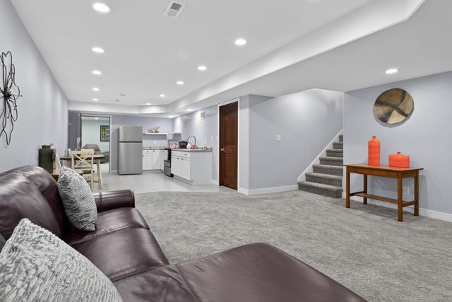 947 W Gilbert Drive, Evansdale, IA 50707