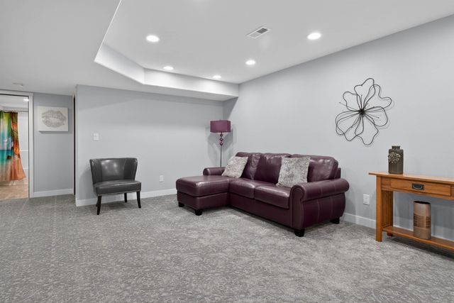 947 W Gilbert Drive, Evansdale, IA 50707