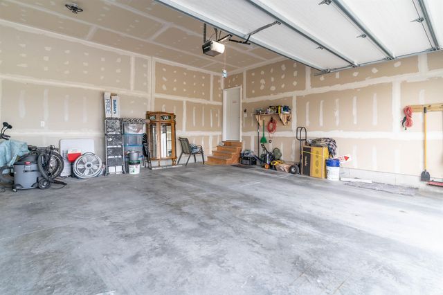 947 W Gilbert Drive, Evansdale, IA 50707