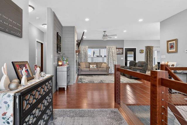 947 W Gilbert Drive, Evansdale, IA 50707