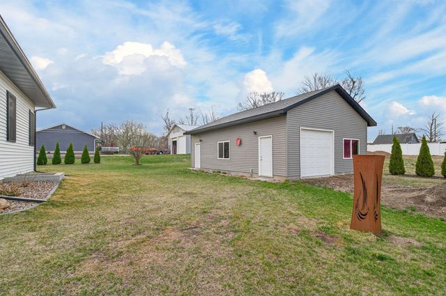 947 W Gilbert Drive, Evansdale, IA 50707