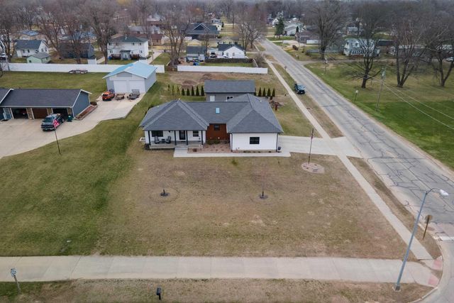 947 W Gilbert Drive, Evansdale, IA 50707