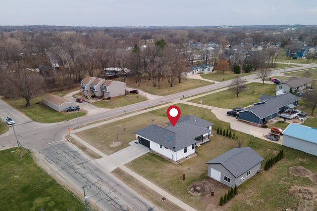 947 W Gilbert Drive, Evansdale, IA 50707