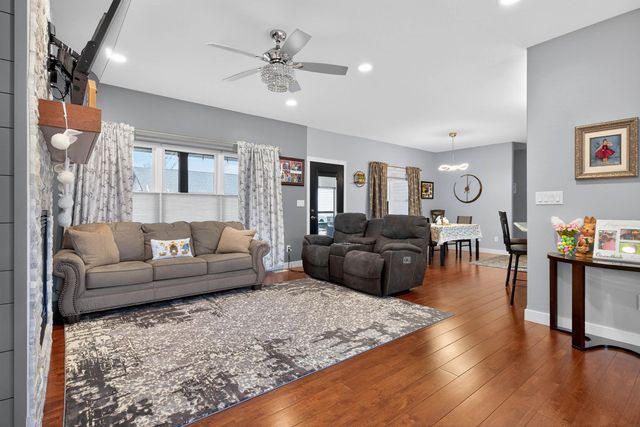 947 W Gilbert Drive, Evansdale, IA 50707