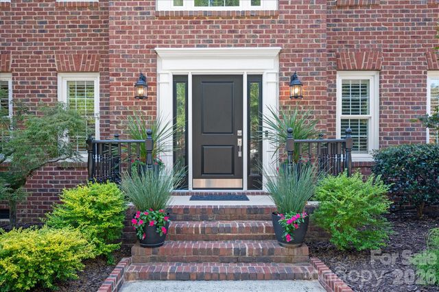 1302 Foxfield Road, Waxhaw, NC 28173