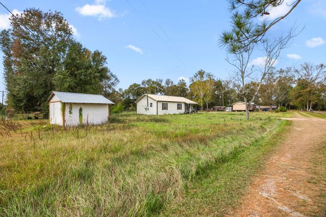 143 County Road 2315, Dayton, TX 77535