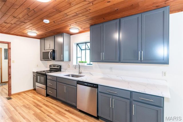 5560 Twilight Drive, Cedar Hill, MO 63016