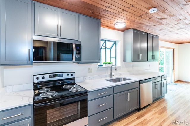 5560 Twilight Drive, Cedar Hill, MO 63016