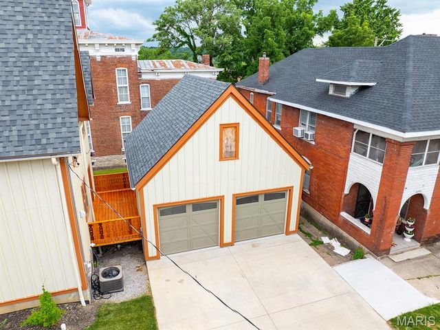 221 N 6th, Hannibal, MO 63401