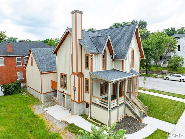 221 N 6th, Hannibal, MO 63401