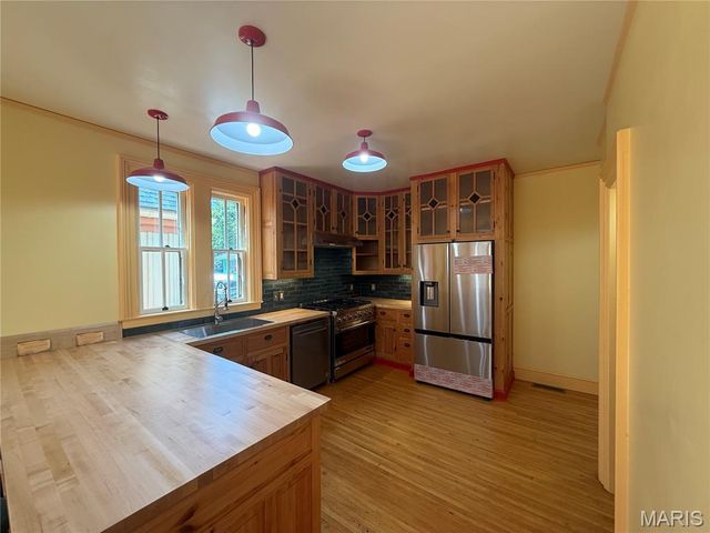 221 N 6th, Hannibal, MO 63401