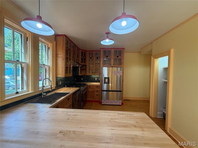 221 N 6th, Hannibal, MO 63401