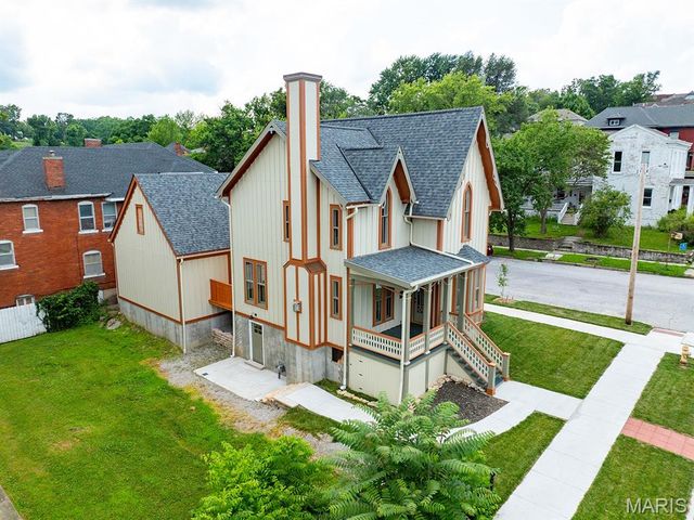 221 N 6th, Hannibal, MO 63401