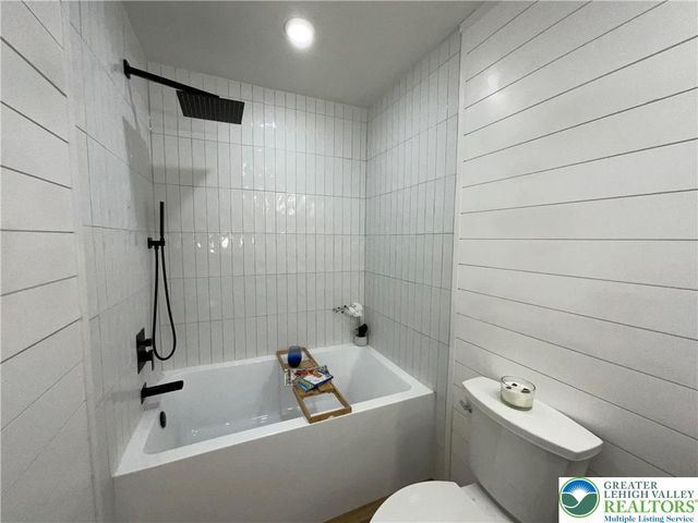 75 Center Road, Mahoning Twp, PA 18235