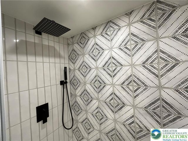 75 Center Road, Mahoning Twp, PA 18235