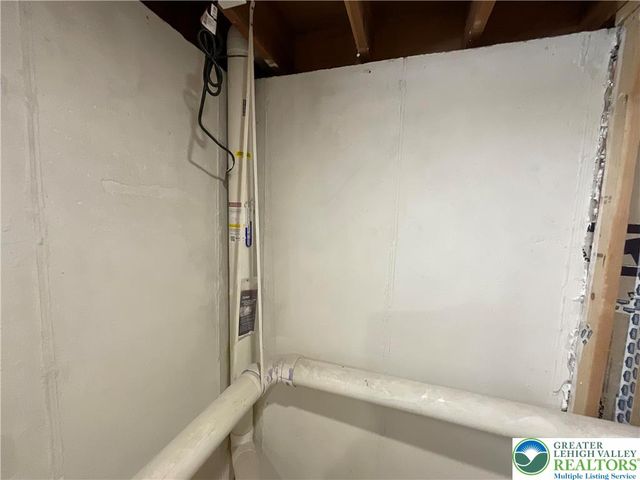 75 Center Road, Mahoning Twp, PA 18235