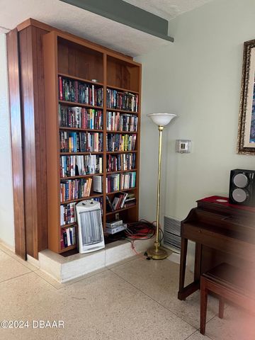1224 S Peninsula Dr Apt 620, Daytona Beach, FL 32118