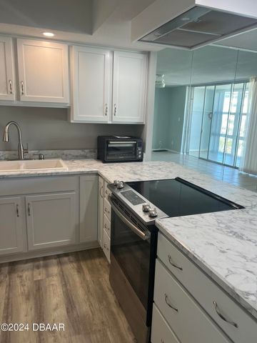 1224 S Peninsula Dr Apt 620, Daytona Beach, FL 32118