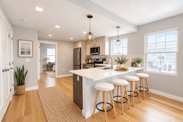 98 Prescott St 3a, Boston, MA 02128