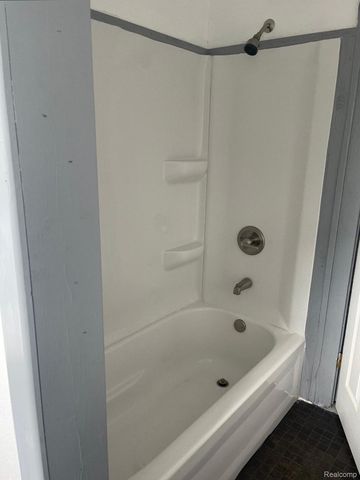 2901 GLENDALE Street, Detroit, MI 48238