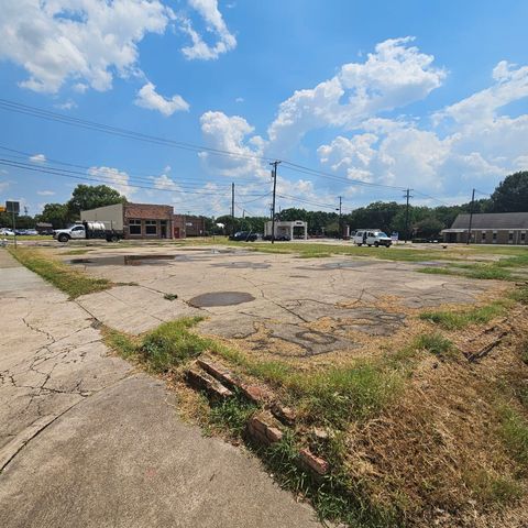 103-107 S Dallas Avenue, Lancaster, TX 75146