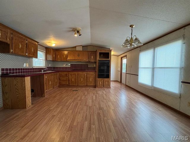 54043 Haden Place, New London, MO 63459