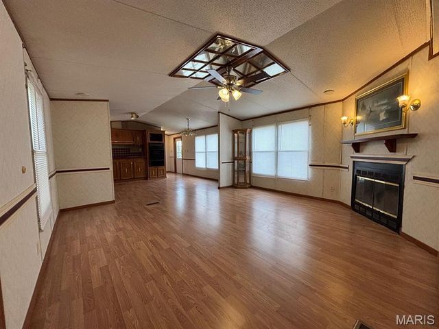 54043 Haden Place, New London, MO 63459